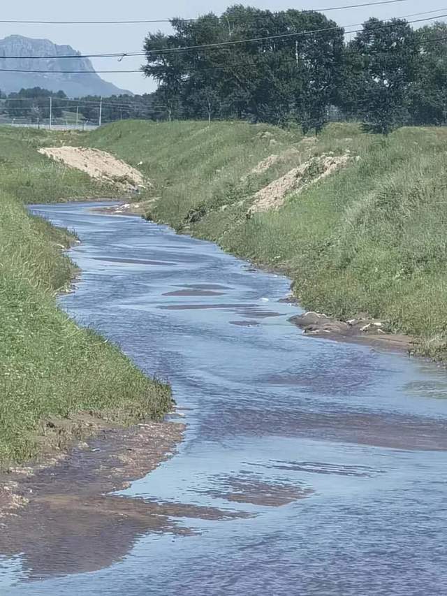 加强河道清理恢复水域环境—河北沽源县开展河道清理保洁活动