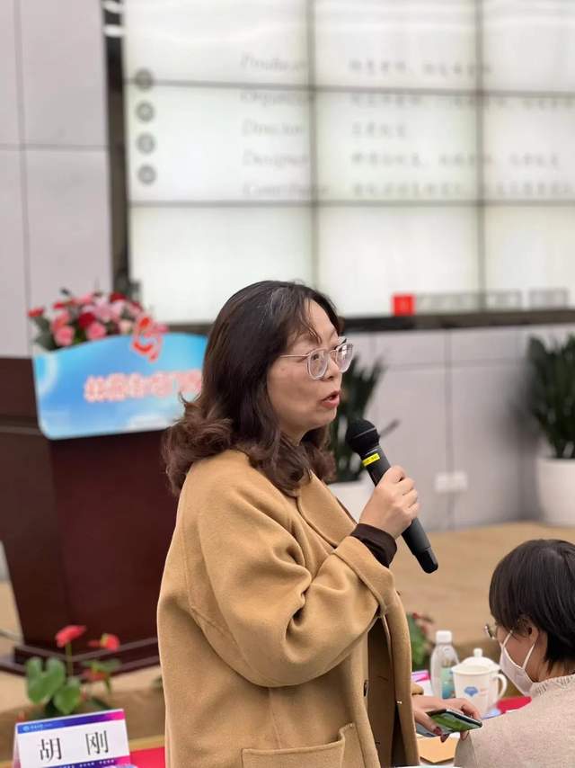 林荫街龙门阵第十期公益沙龙在成都七中学术报告厅举行
