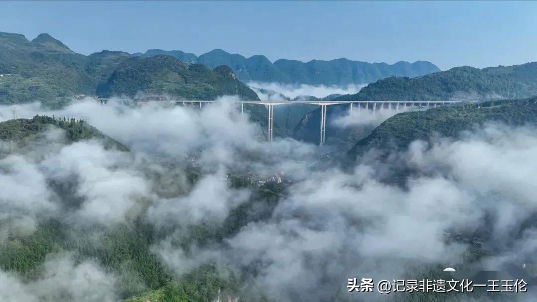 毕节：万桥飞架看中国奋斗