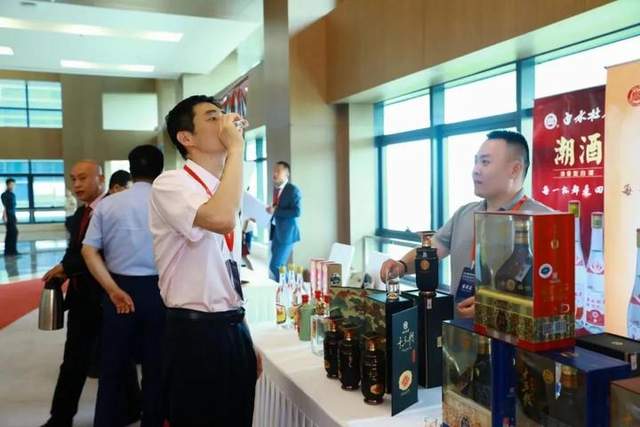 陕西白水杜康作为官方唯一指定用酒，亮相2023驻华使节进航城暨亚非经贸合作洽谈会